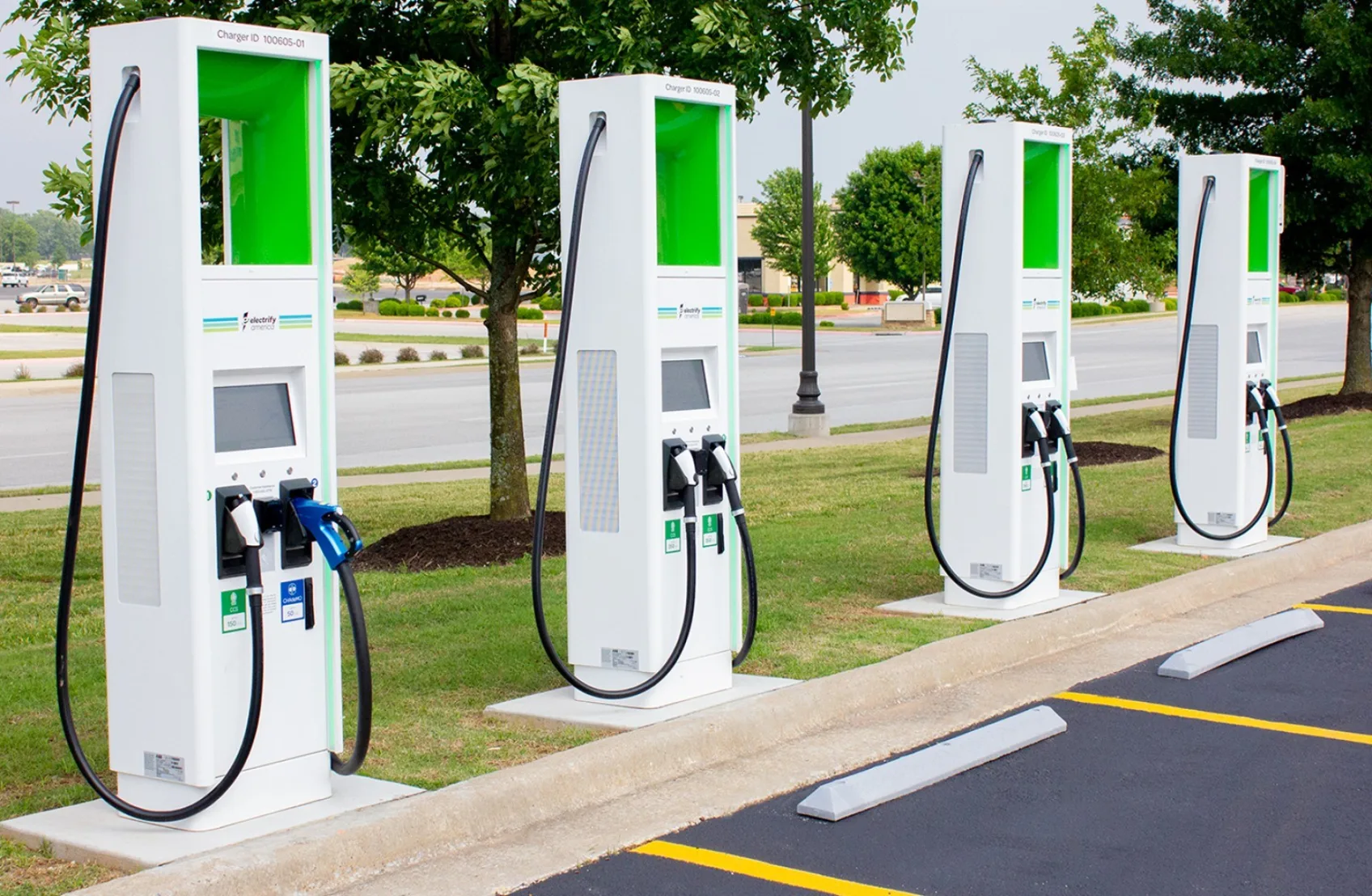 Elektrikli araç şarj istasyonu ve bağlı araç